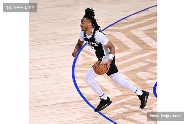 NBA新秀风采:东部里萨谢与西部卡斯尔的光辉时刻 NBA新秀风采:东部里萨谢与西部卡斯尔的光辉时刻